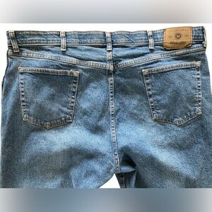Wrangler Blue 5 pocket Jeans 42x29